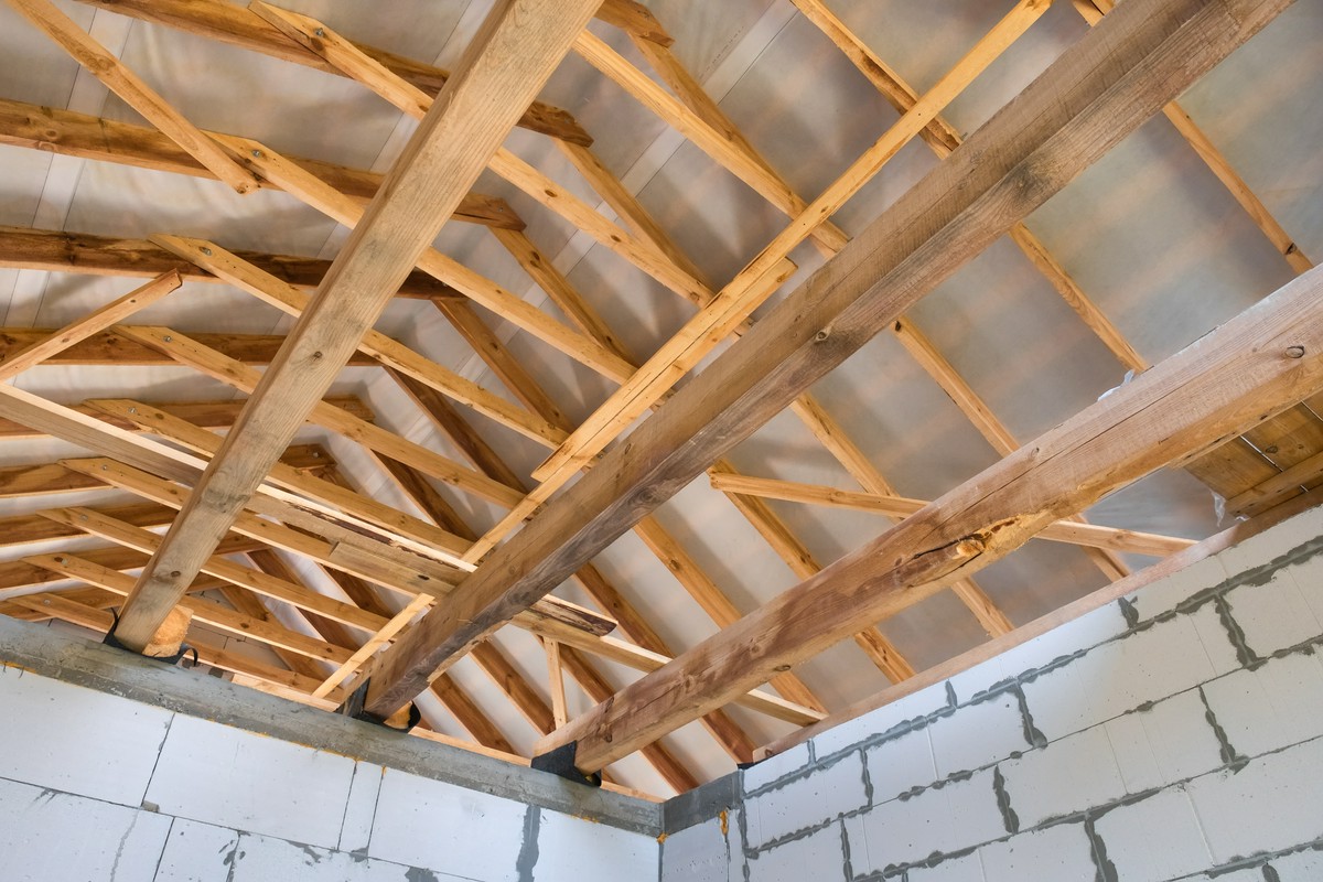 Drewno C24 w budownictwie